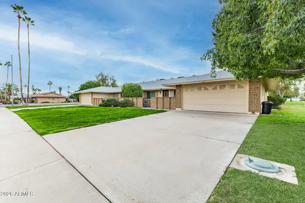 Property Slideshow image 3 of 32 | 15004 n boswell blvd, Sun City, AZ, 85351