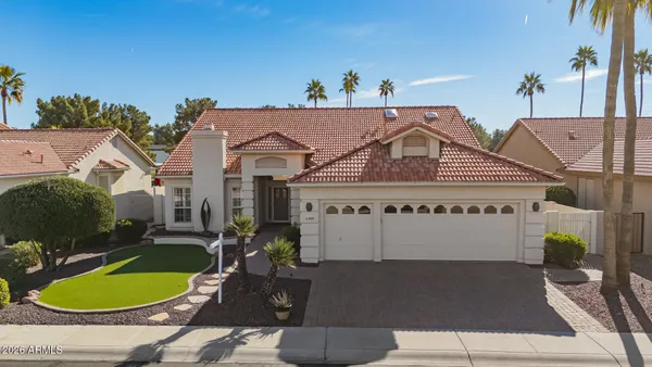 Property Slideshow image 3 of 48 | 433 w champagne dr, Chandler, AZ, 85248