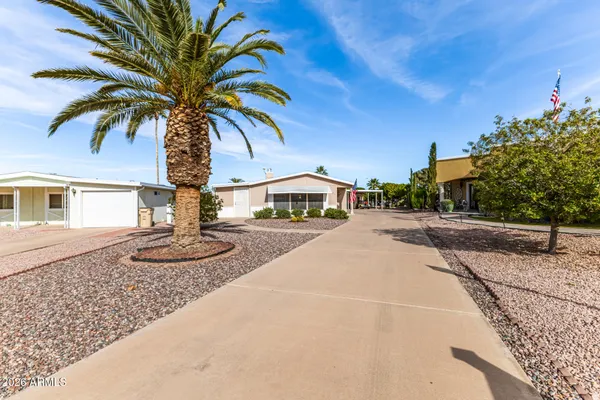 Property Slideshow image 2 of 29 | 2507 n trevino pl, Mesa, AZ, 85215