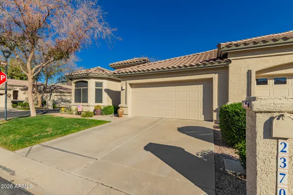 Property Slideshow image 3 of 43 | 23701 s pleasant way, Sun Lakes, AZ, 85248