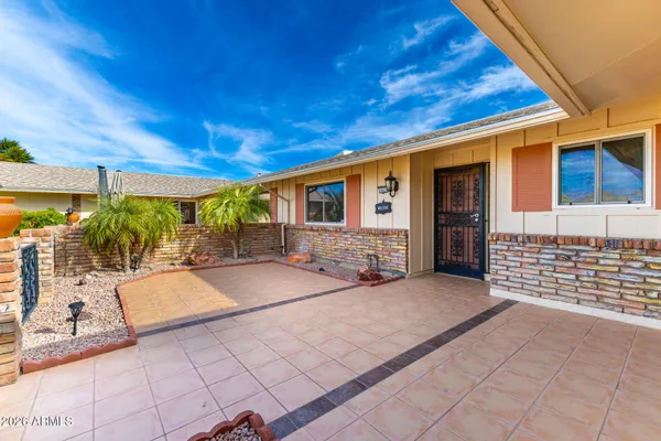 Property Slideshow image 3 of 26 | 10439 w kingswood cir, Sun City, AZ, 85351