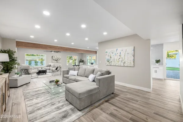 Property Slideshow image 2 of 71 | 6 e piping rock rd, Phoenix, AZ, 85022