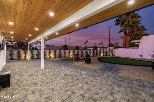 Property Slideshow image 3 of 71 | 6 e piping rock rd, Phoenix, AZ, 85022