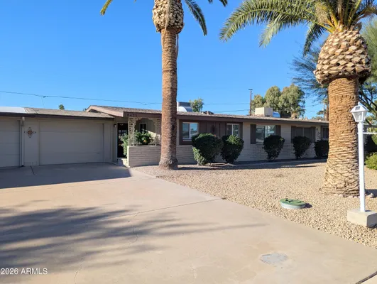 Property Slideshow image 2 of 30 | 10433 w oakmont dr, Sun City, AZ, 85351