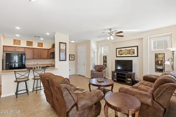 Property Slideshow image 2 of 34 | 1547 e melrose dr, Casa Grande, AZ, 85122