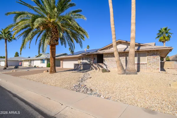 Property Slideshow image 3 of 36 | 19814 n willow creek cir, Sun City, AZ, 85373