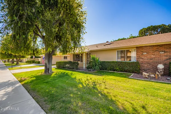 Property Slideshow image 3 of 37 | 18218 n 99th dr, Sun City, AZ, 85373