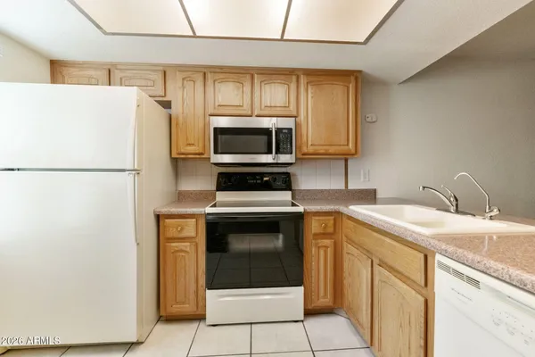 Property Slideshow image 2 of 50 | 448 s desert flower dr, Mesa, AZ, 85208