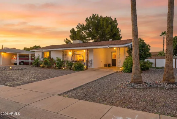 Property Slideshow image 2 of 21 | 639 n 57th pl, Mesa, AZ, 85205