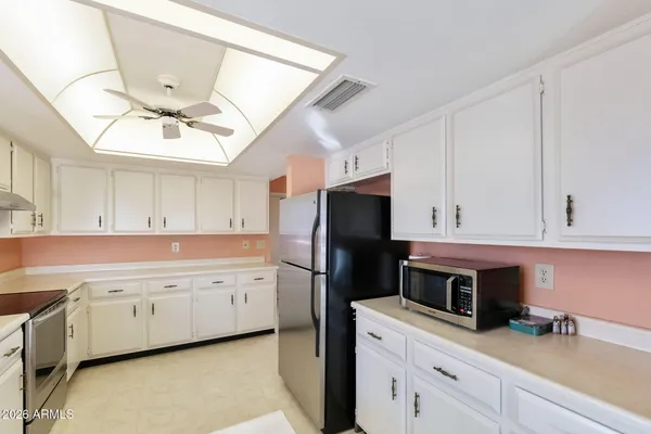 Property Slideshow image 3 of 59 | 9748 e watford way, Sun Lakes, AZ, 85248