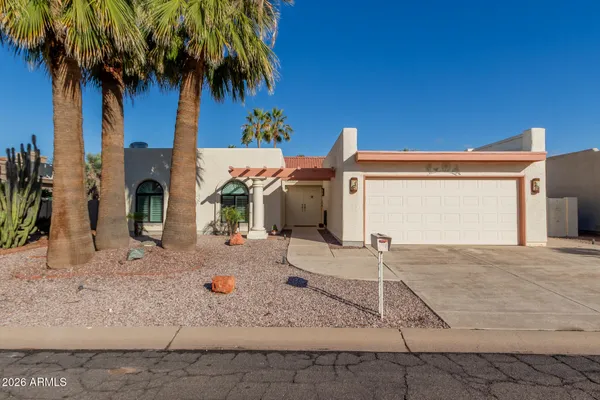Property Slideshow image 2 of 33 | 10906 e bellflower dr, Sun Lakes, AZ, 85248