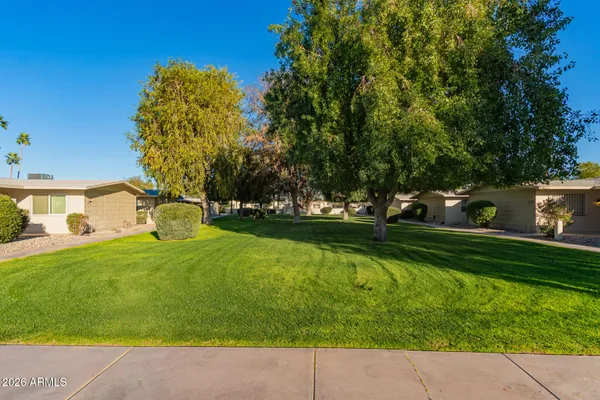 Property Slideshow image 2 of 30 | 17066 n 106th ave, Sun City, AZ, 85373