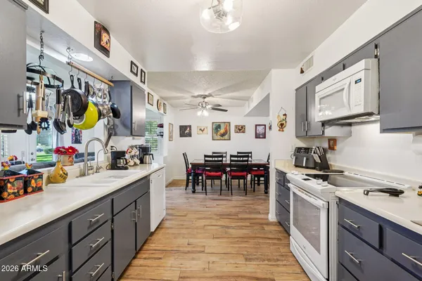 Property Slideshow image 2 of 35 | 11031 w tonada dr, Sun City, AZ, 85351