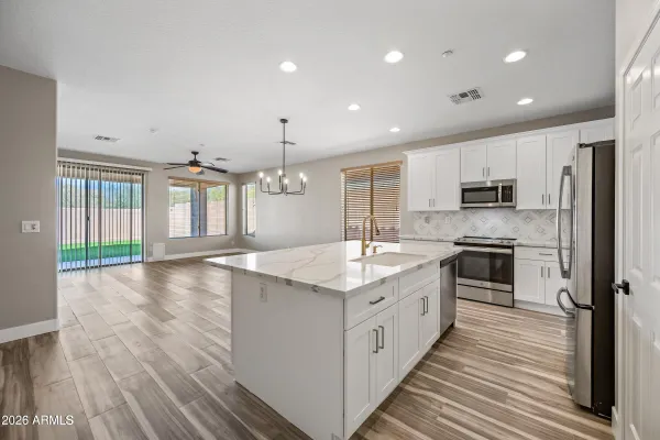 Property Slideshow image 2 of 72 | 41432 n bent creek way, Phoenix, AZ, 85086