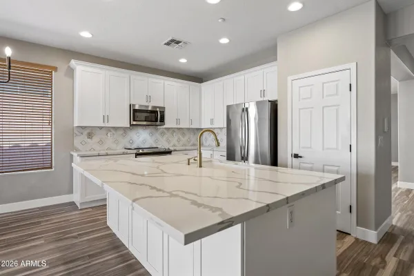 Property Slideshow image 2 of 78 | 41432 n bent creek way, Phoenix, AZ, 85086