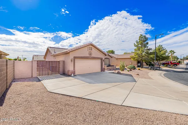 Property Slideshow image 2 of 44 | 1495 e firestone dr, Chandler, AZ, 85249
