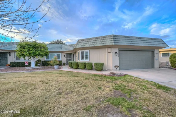 Property Slideshow image 3 of 43 | 10533 w pineaire dr, Sun City, AZ, 85351