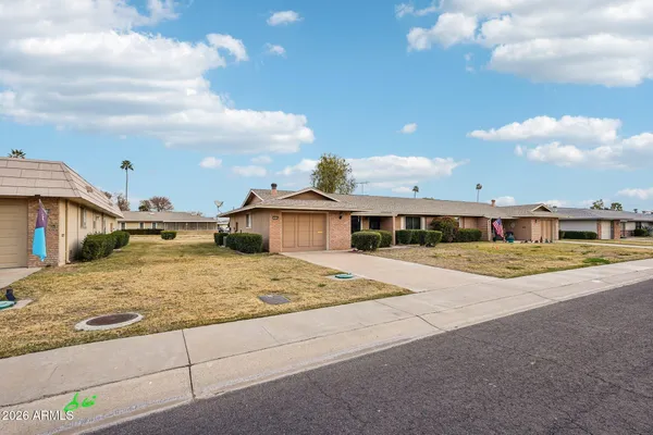 Property Slideshow image 2 of 34 | 9912 w sandstone dr, Sun City, AZ, 85351