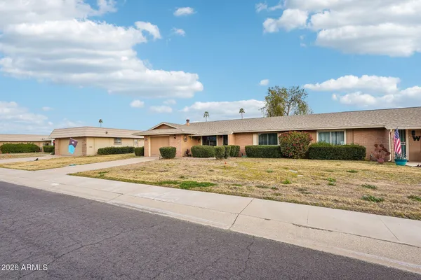 Property Slideshow image 3 of 34 | 9912 w sandstone dr, Sun City, AZ, 85351