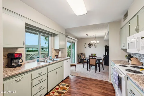 Property Slideshow image 2 of 24 | 9912 w sandstone dr, Sun City, AZ, 85351