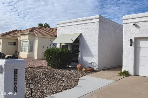 Property Slideshow image 2 of 39 | 10602 e elmhurst dr, Sun Lakes, AZ, 85248