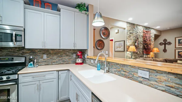 Property Slideshow image 3 of 47 | 6453 w heritage way, Florence, AZ, 85132