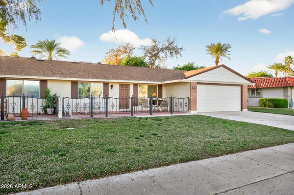 Property Slideshow image 3 of 65 | 13806 n crown pt, Sun City, AZ, 85351