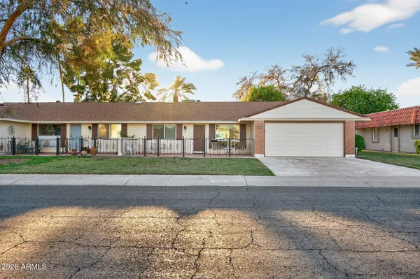 Property Slideshow image 2 of 65 | 13806 n crown pt, Sun City, AZ, 85351