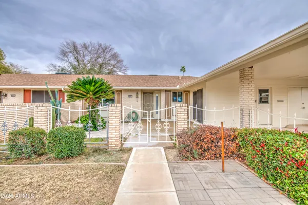 Property Slideshow image 2 of 40 | 9915 w newport dr, Sun City, AZ, 85351