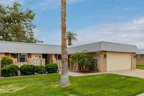 Property Slideshow image 2 of 22 | 10311 w kingswood cir, Sun City, AZ, 85351