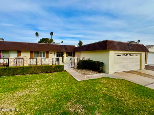 Property Slideshow image 2 of 43 | 10416 w prairie hills cir, Sun City, AZ, 85351