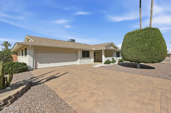 Property Slideshow image 3 of 33 | 10760 w saratoga cir, Sun City, AZ, 85351