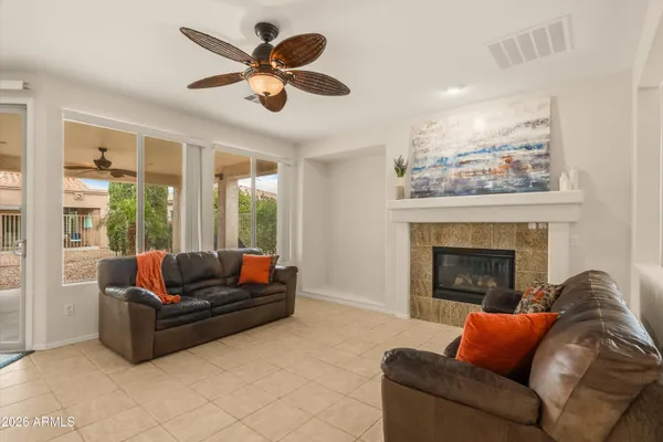 Property Slideshow image 2 of 48 | 4696 e carob dr, Gilbert, AZ, 85298