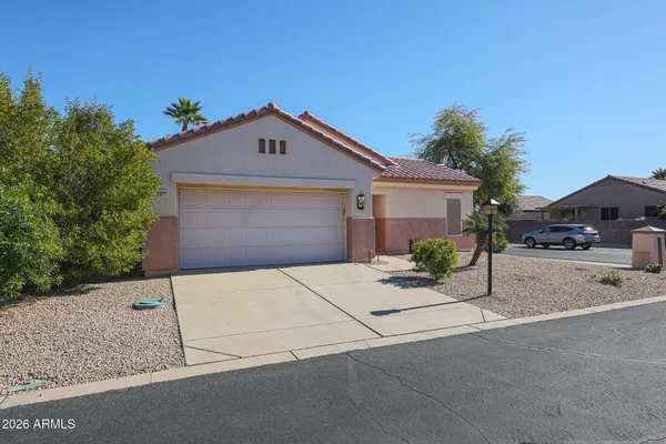 Property Slideshow image 3 of 30 | 15800 w remington dr, Surprise, AZ, 85374
