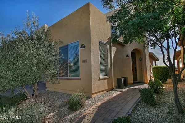 Property Slideshow image 2 of 54 | 825 e cobble stone dr, Queen Creek, AZ, 85140