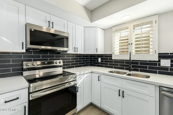 Property Slideshow image 2 of 58 | 26622 s new town dr, Sun Lakes, AZ, 85248