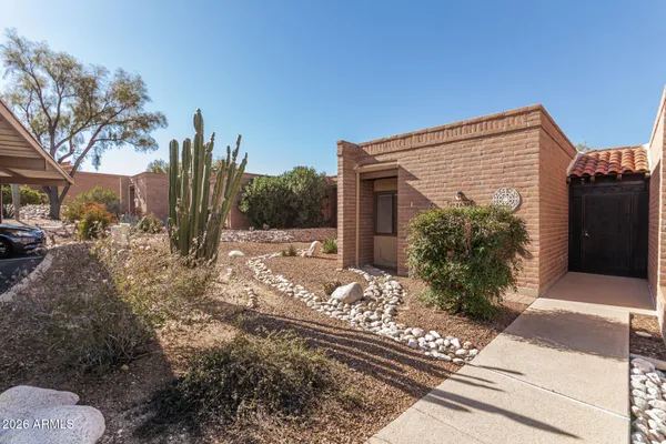 Property Slideshow image 3 of 41 | 1838 w dalehaven cir, Tucson, AZ, 85704