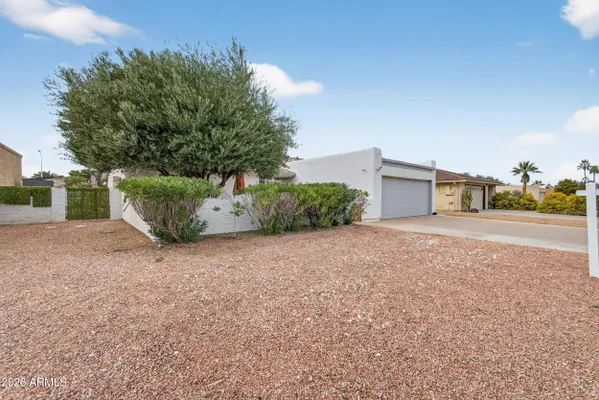 Property Slideshow image 3 of 5 | 25608 s pinewood dr, Sun Lakes, AZ, 85248