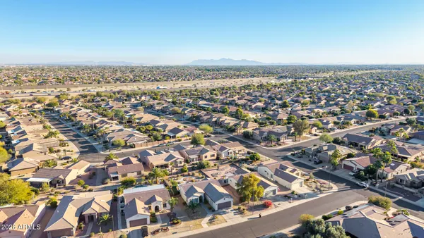 Property Slideshow image 3 of 62 | 21527 n casa royale dr, Surprise, AZ, 85387