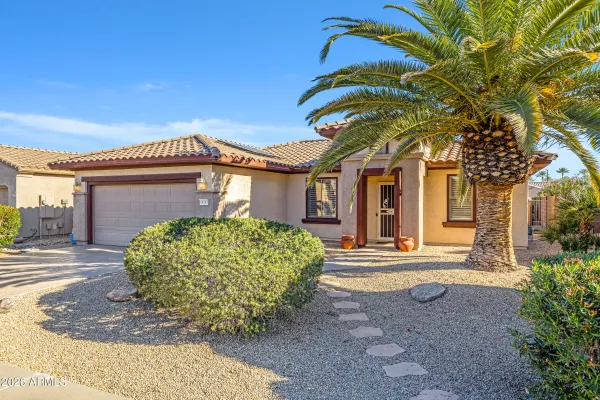 Property Slideshow image 2 of 30 | 19253 n hunters run, Surprise, AZ, 85387