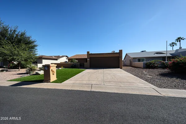 Property Slideshow image 3 of 42 | 9833 e watford way, Sun Lakes, AZ, 85248