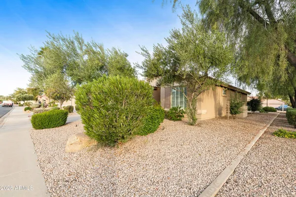 Property Slideshow image 2 of 50 | 4624 e indigo st, Gilbert, AZ, 85298
