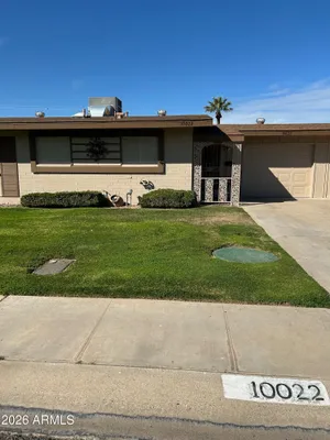 Property Slideshow image 2 of 28 | 10022 w lakeview cir, Sun City, AZ, 85351