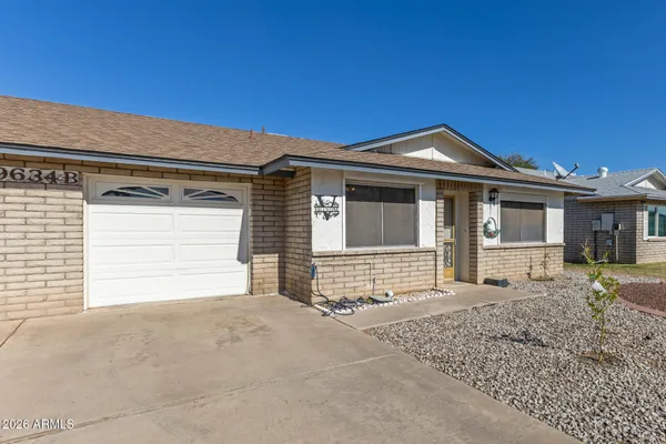 Property Slideshow image 2 of 23 | 9634 w ironwood dr b, Peoria, AZ, 85345