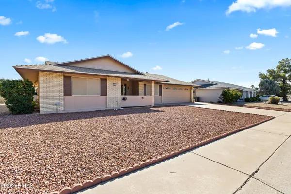 Property Slideshow image 3 of 43 | 10733 w saratoga cir, Sun City, AZ, 85351