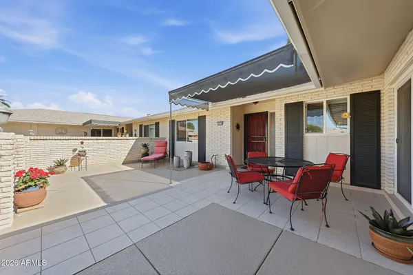 Property Slideshow image 2 of 38 | 10438 w saratoga cir, Sun City, AZ, 85351