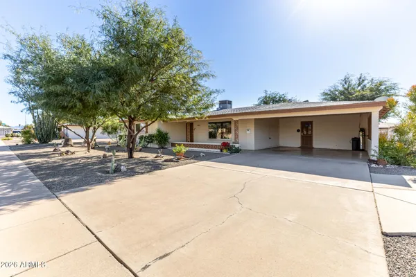 Property Slideshow image 3 of 37 | 5915 e duncan st, Mesa, AZ, 85205