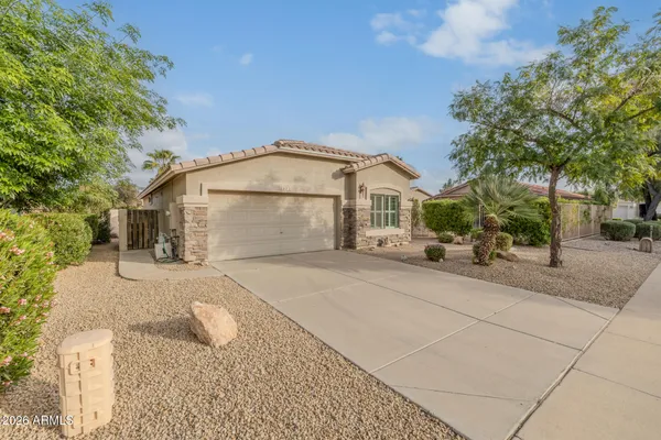 Property Slideshow image 3 of 43 | 5127 s almond ct, Gilbert, AZ, 85298