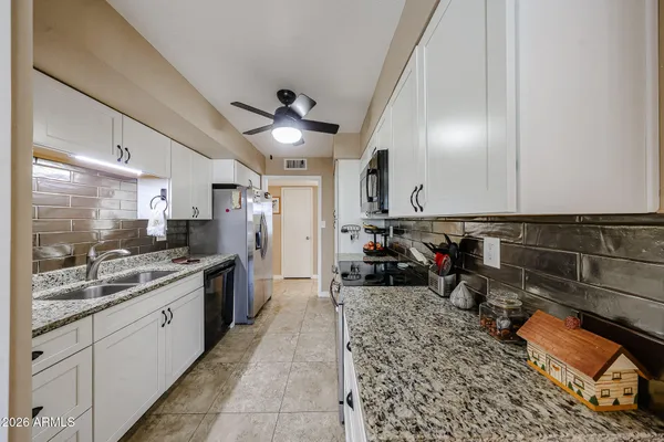 Property Slideshow image 3 of 33 | 11627 n desert hills dr, Sun City, AZ, 85351