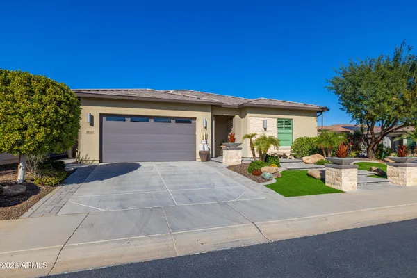 Property Slideshow image 3 of 47 | 13342 w blackstone ln, Peoria, AZ, 85383